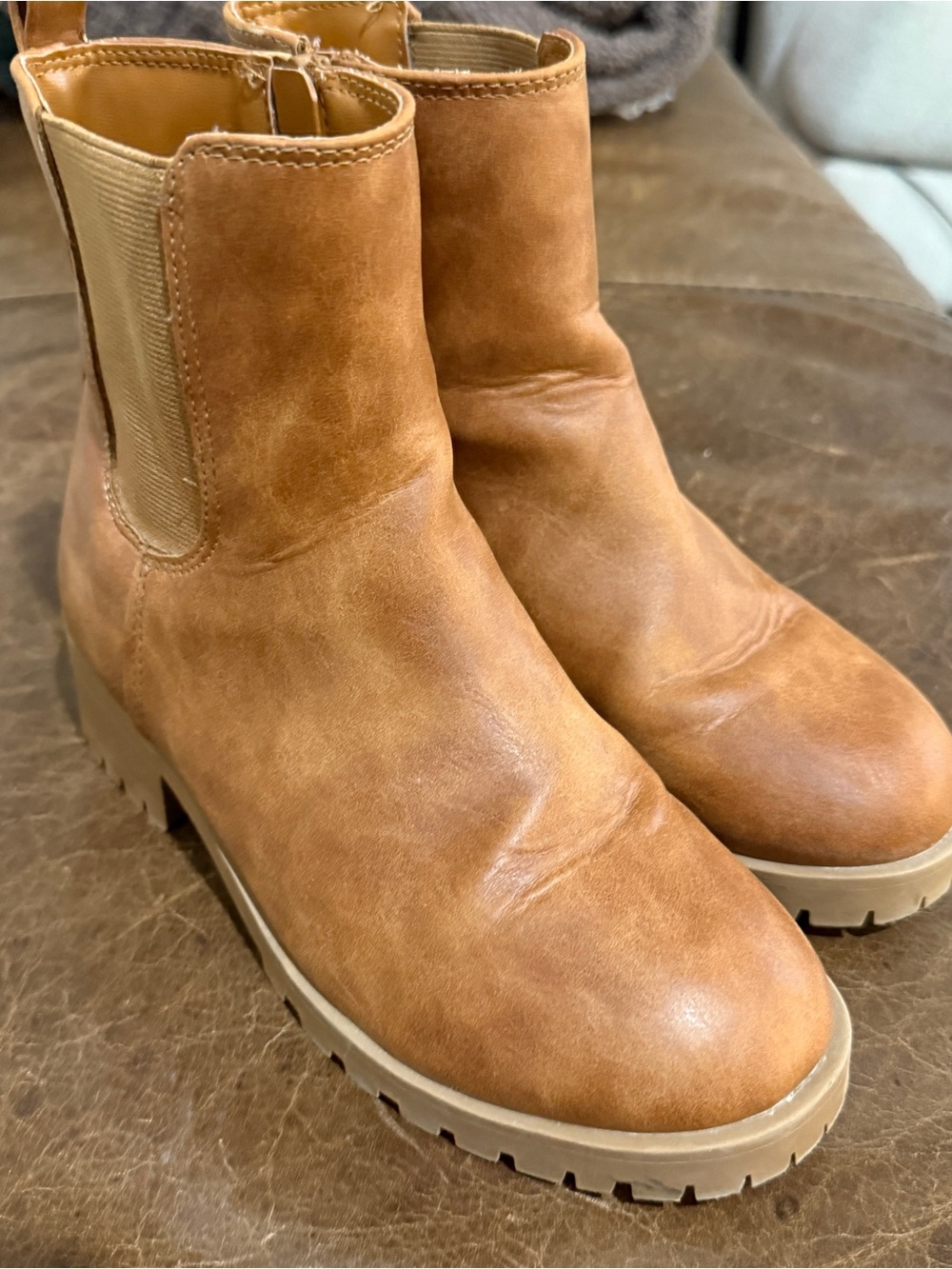 Kids Classic Chelsea Lug Boots in Tan